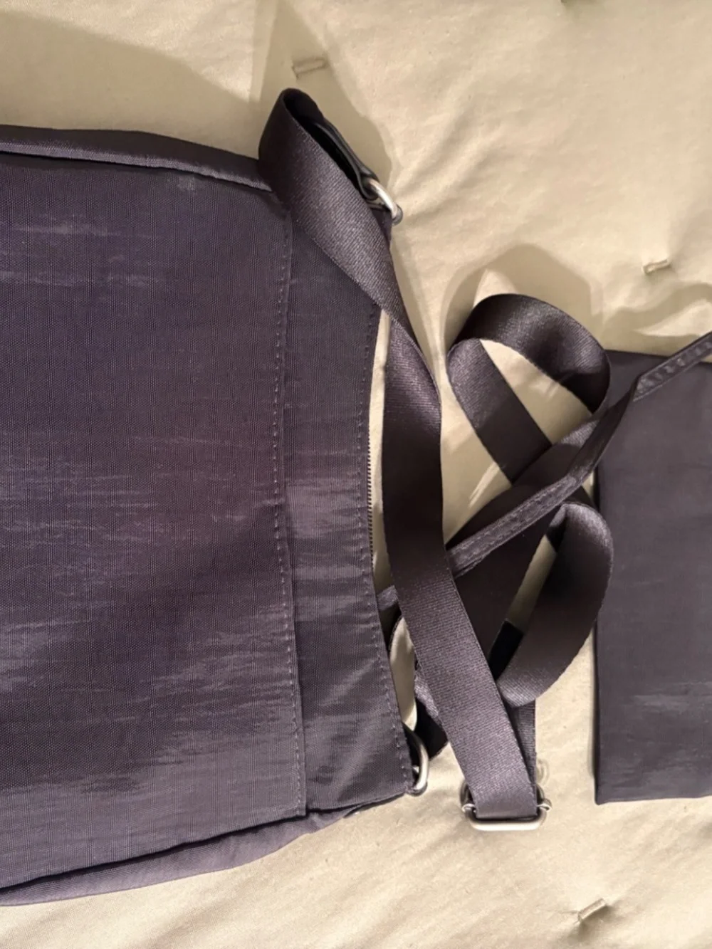 Baggallini Crossbody - Picture 6 of 8